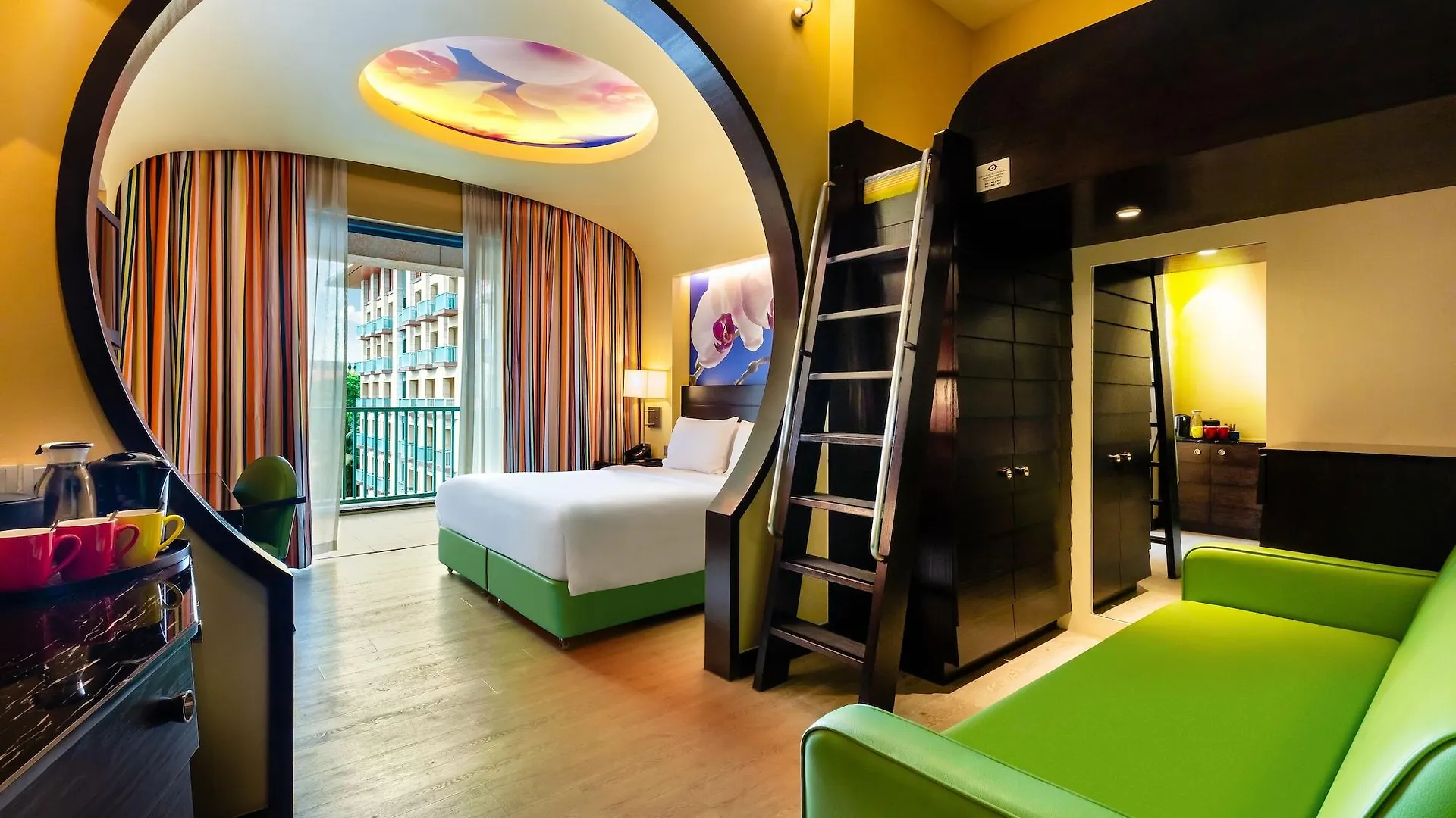 Resorts World Sentosa - Festive Hotel Singapour