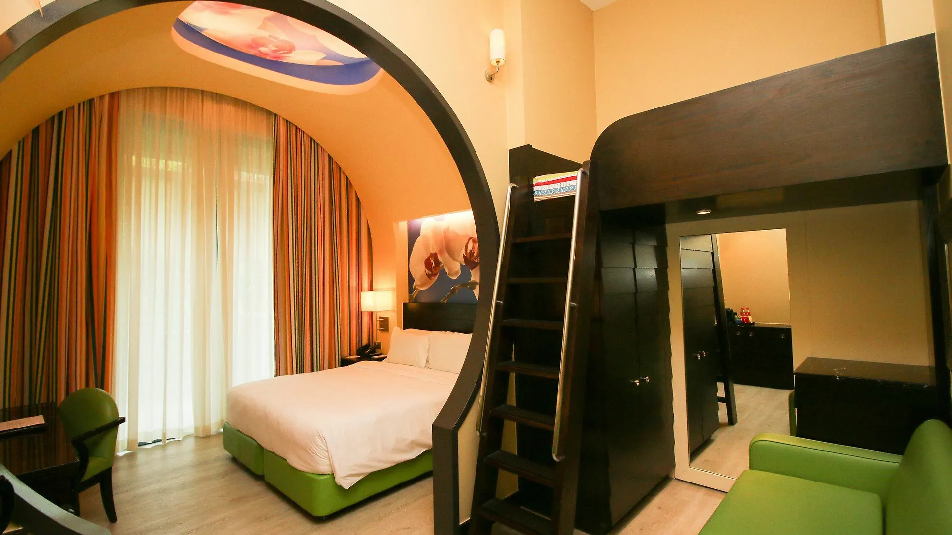 Resorts World Sentosa - Festive Hotel Singapour